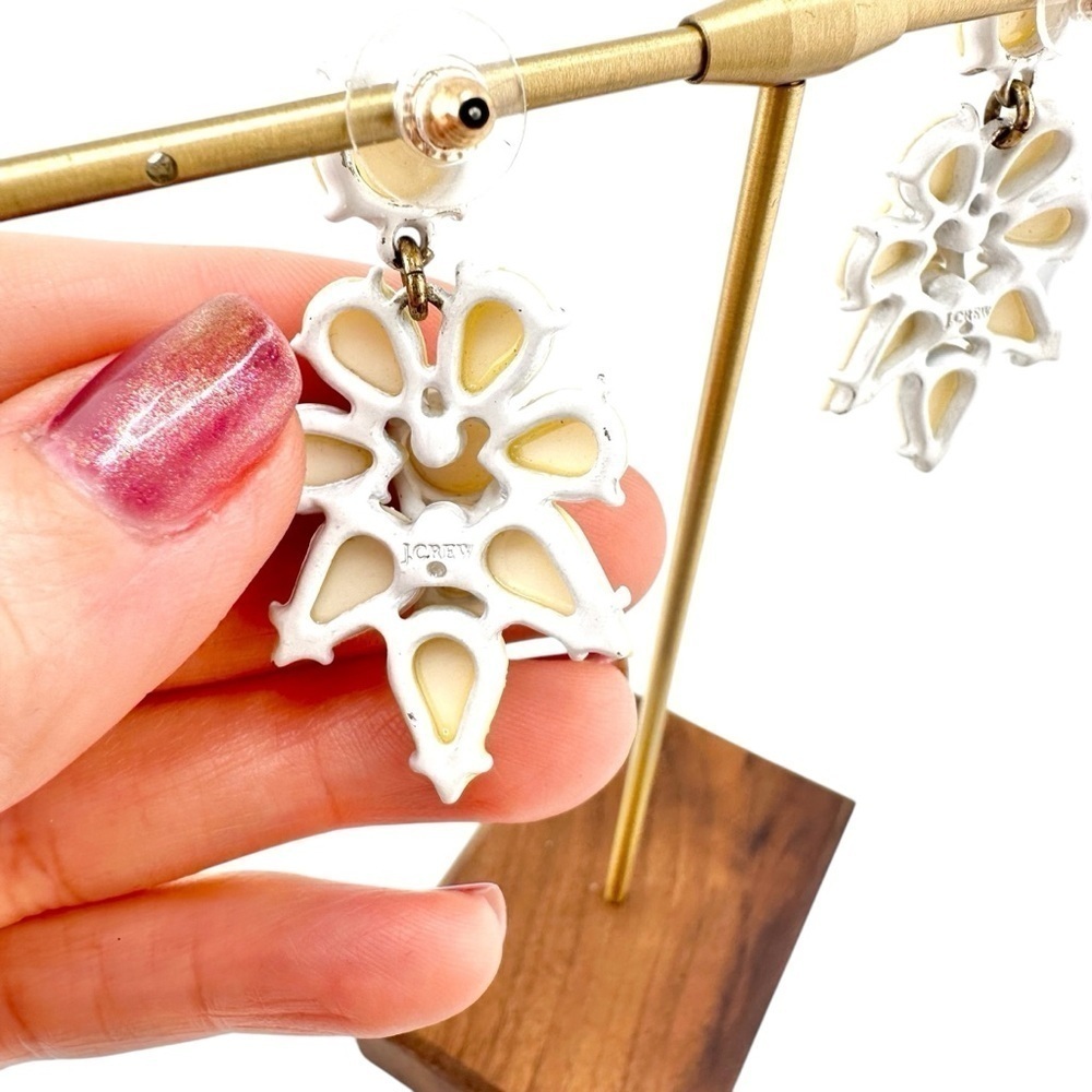 J Crew Earrings, Chunky Mod Style in Cream Ivory with White Enamel - Picture 4 of 8